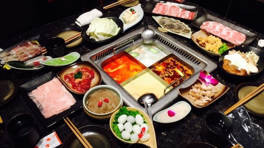 从吃货的视角，这是一次在海底捞吃火锅的愉快经历。这也是许多滥用蒙太奇的说教片忽悠人的方法，大多数人的想象力可能就到此为止。