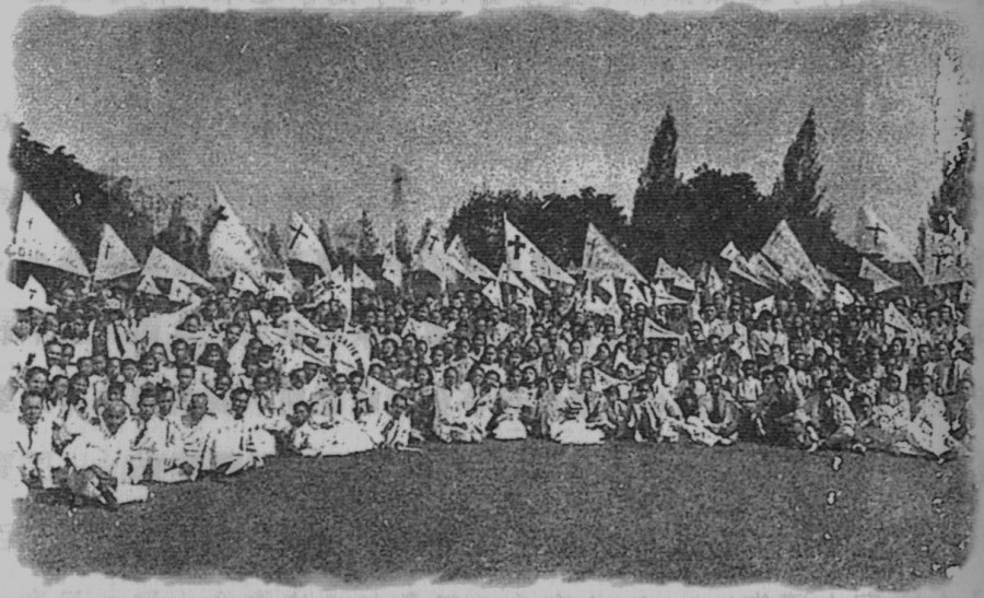 上图：一九三九年，宋尚节与印尼布道团团员合影。